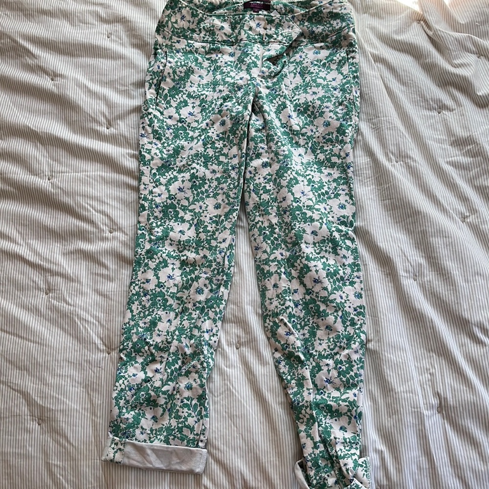 Lord and Taylor, size 0, green floral pants, denim, 4 pockets, never worn
